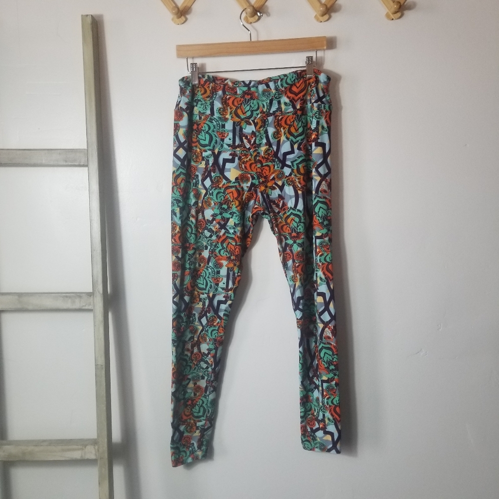 LULAROE WOMEN'S COLORFUL PATTERNED LEGGINGS SIZE TALL AND CURVY